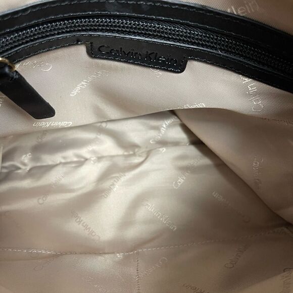 Calvin Klein Khaki Nylon Belfast Messenger crossbody bag black logo strap - Picture 10 of 12